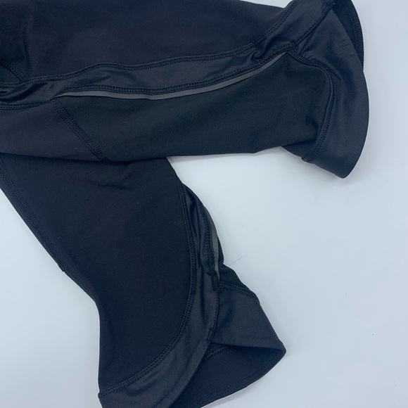 EUC Lululemon Black 3/4 running tights Leggings 6 - Picture 5 of 9